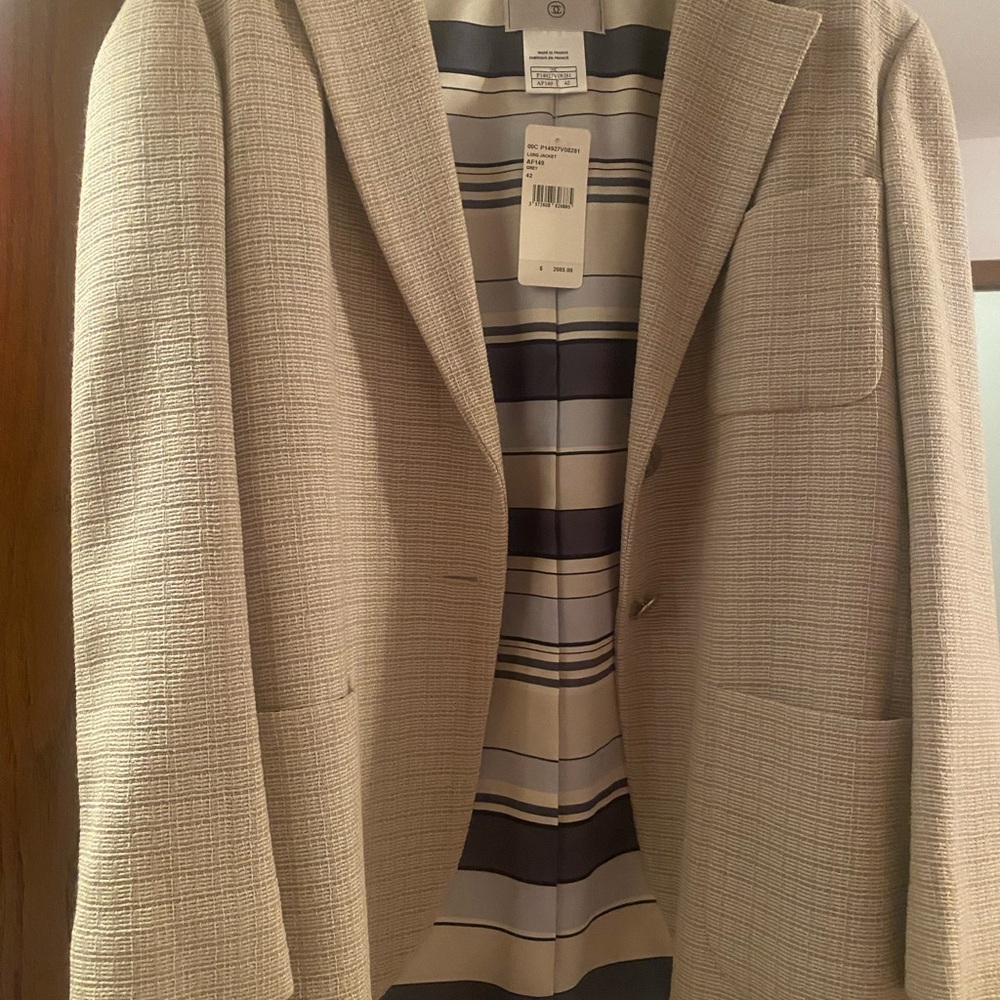 CHANEL Beige Textured Blazer - Picture 3 of 3